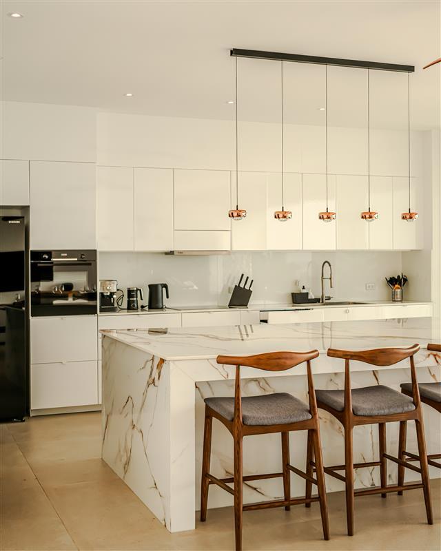 Thai Cooking on Koh Phangan: Night Markets, Cooking Classes & Villa Kitchen Guide